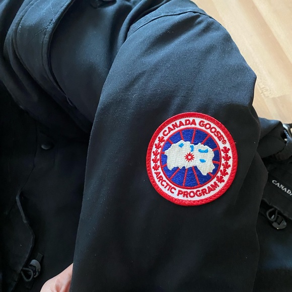 Canada Goose Authentic Kensington Jacket - Picture 4 of 13